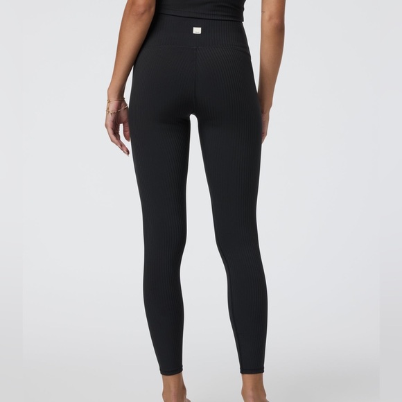 Vuori Inversion Rib Legging Retails $108 - Picture 3 of 7
